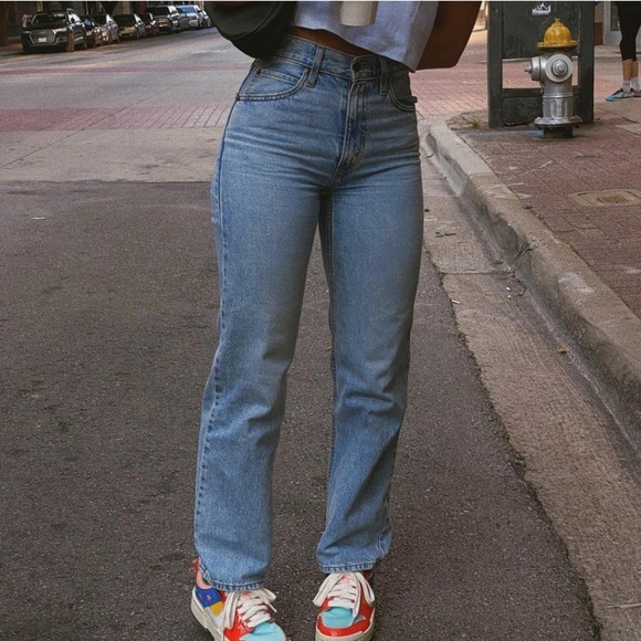 Levi’s Flare Jean - Picture 1 of 11